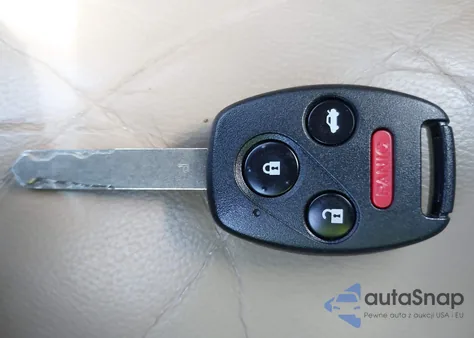 2009 Honda Accord 2.4 Ex-L from USA, damaged, VIN JHMCP26879C003716